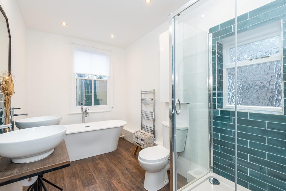 Shower, Toilet, Bathroom, Bath