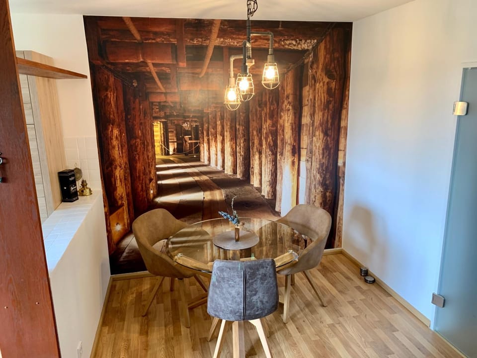 Photo of the whole room, Dining area