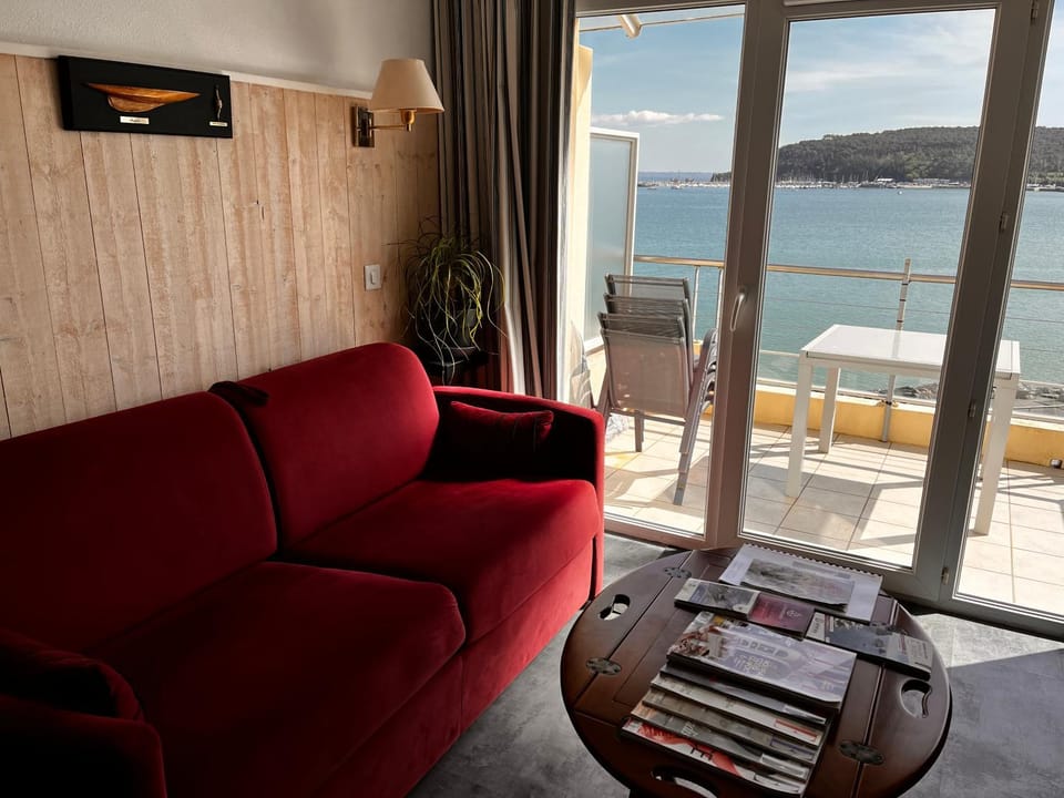 Une terrasse sur la mer Apartment in Crozon
