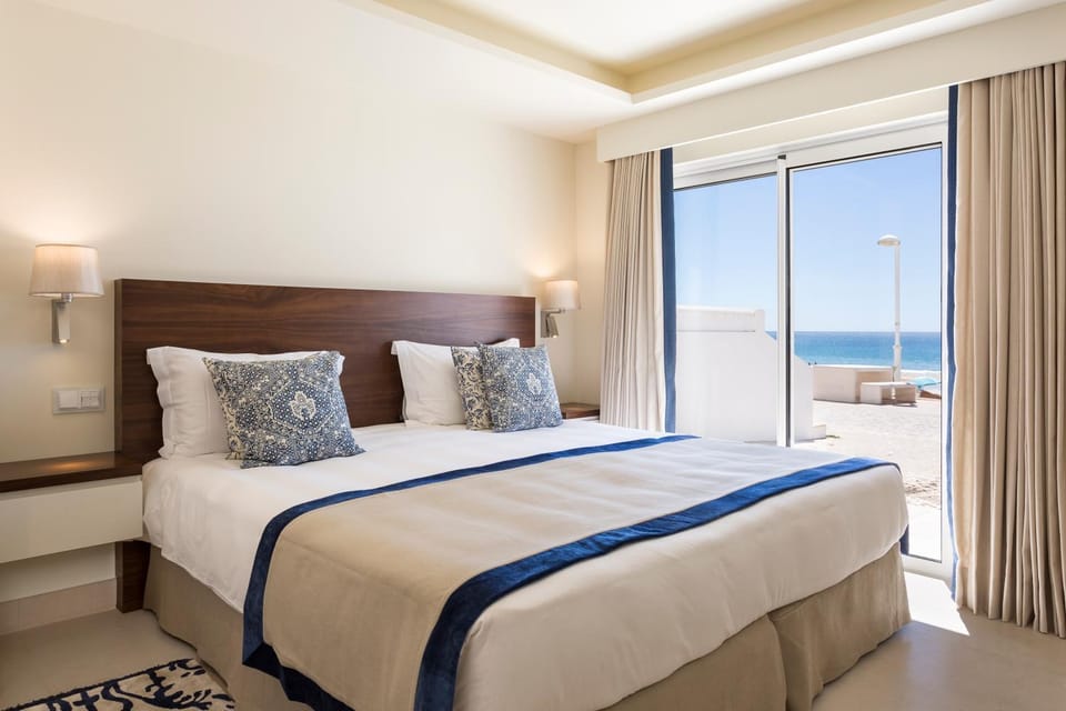 Bed, Bedroom, Sea view