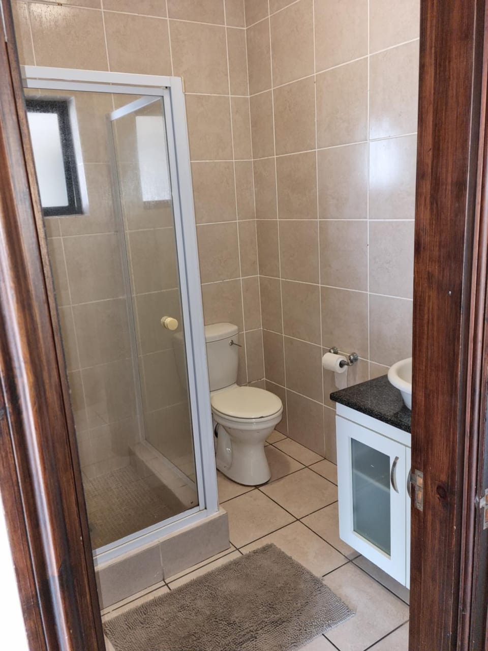 Shower, Toilet