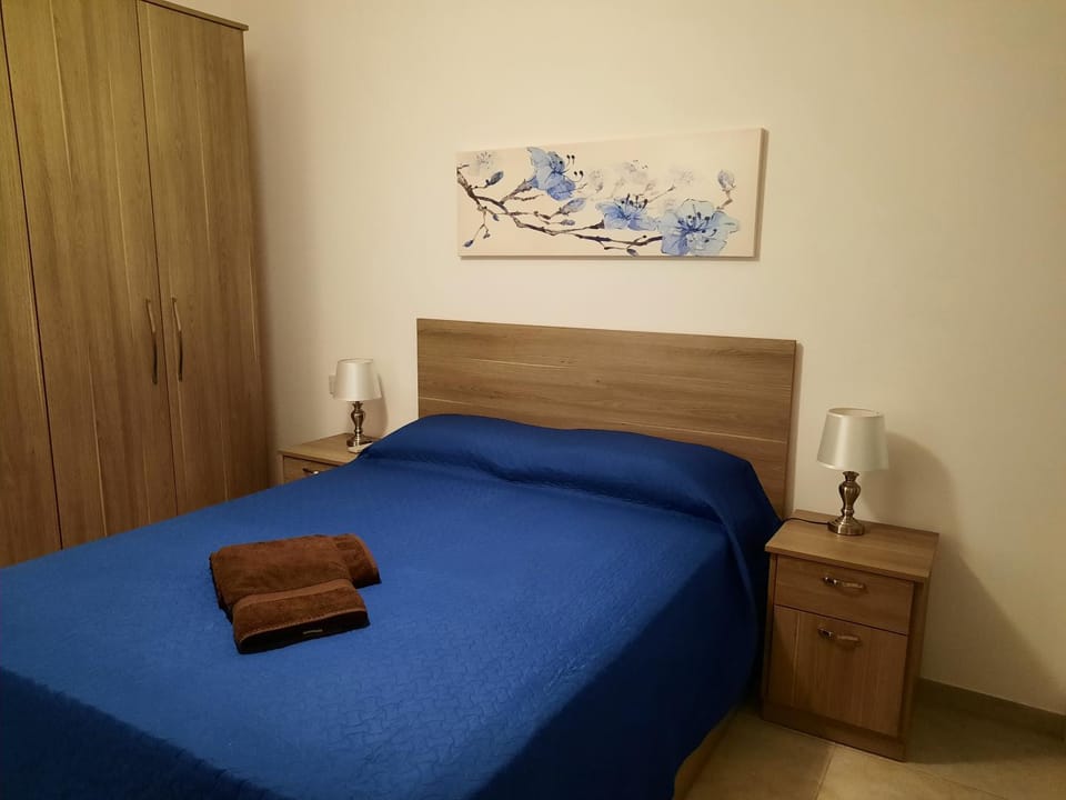 Bedroom, wardrobe