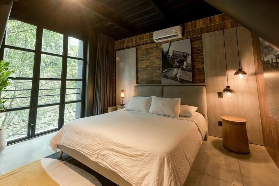 Bed, Photo of the whole room, Bedroom, air conditioner
