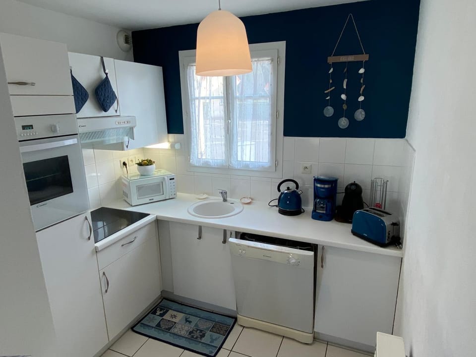 Coffee/tea facilities, Kitchen or kitchenette, dishwasher, minibar, pet friendly, stove, toaster