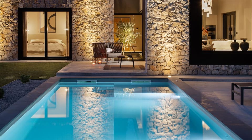 Decorative detail, Swimming pool