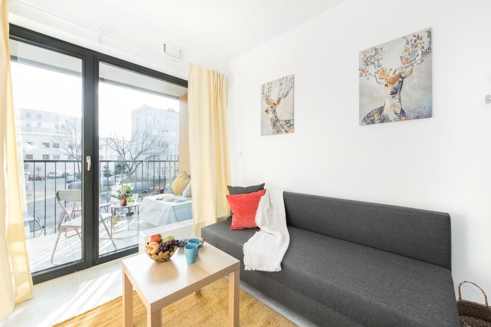 View (from property/room), Living room, Seating area, Dining area