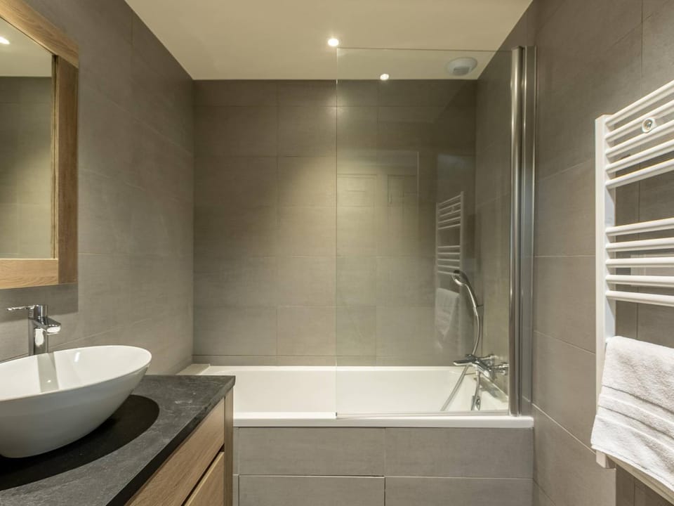 Duplex confort avec piscine et spa, pied des pistes - FR-1-461A-5 Apartment in Bourg-Saint-Maurice