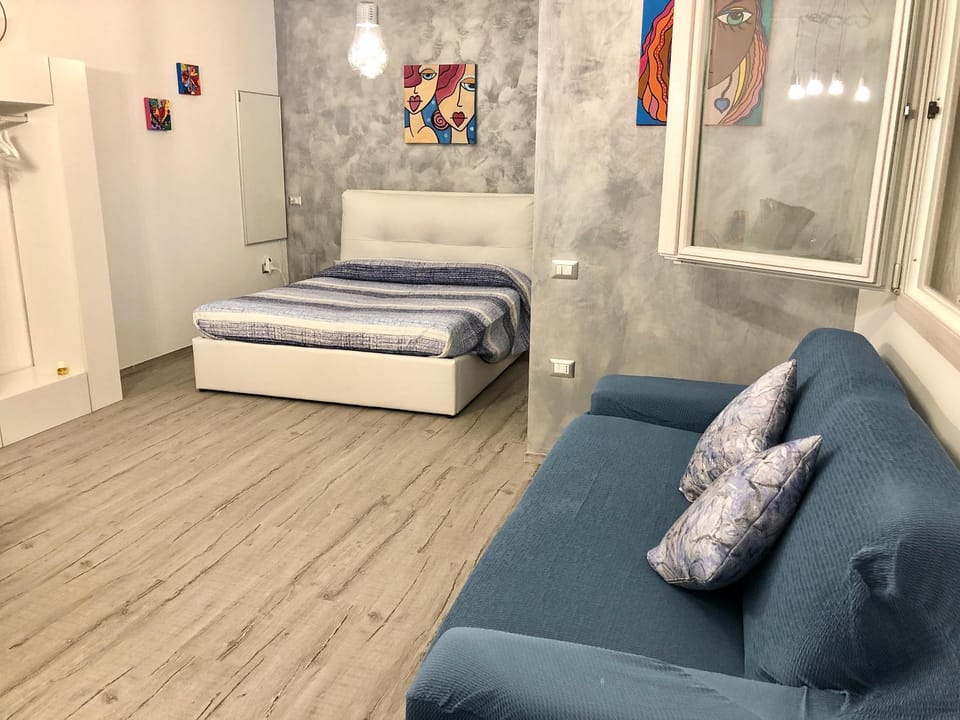 Bed, Photo of the whole room