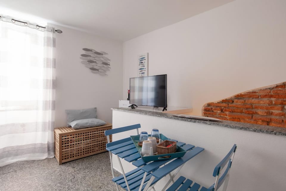 TV and multimedia, Coffee/tea facilities, Seating area