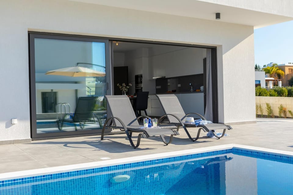 Patio, Swimming pool