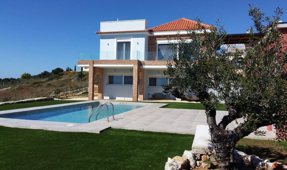 Property building, Garden, Dining area, Garden view, Swimming pool, Swimming pool