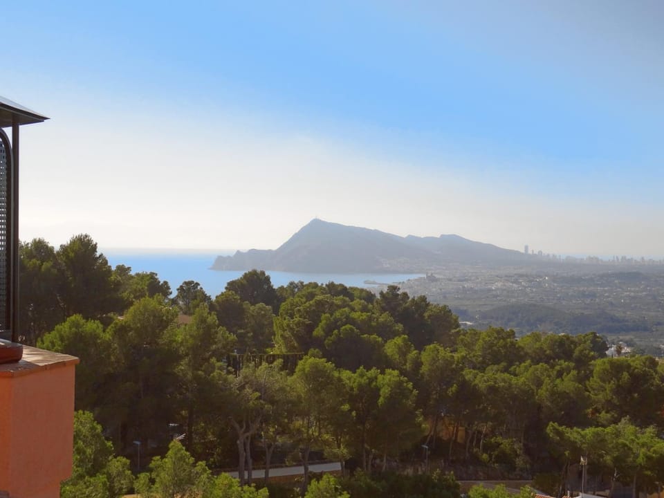 Mountain view, Sea view