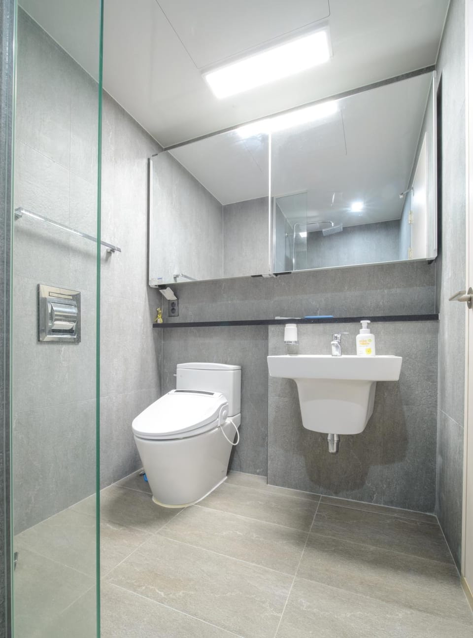 Sokcho Daemyung Pension Samsung Home prestige Apartment in South Korea