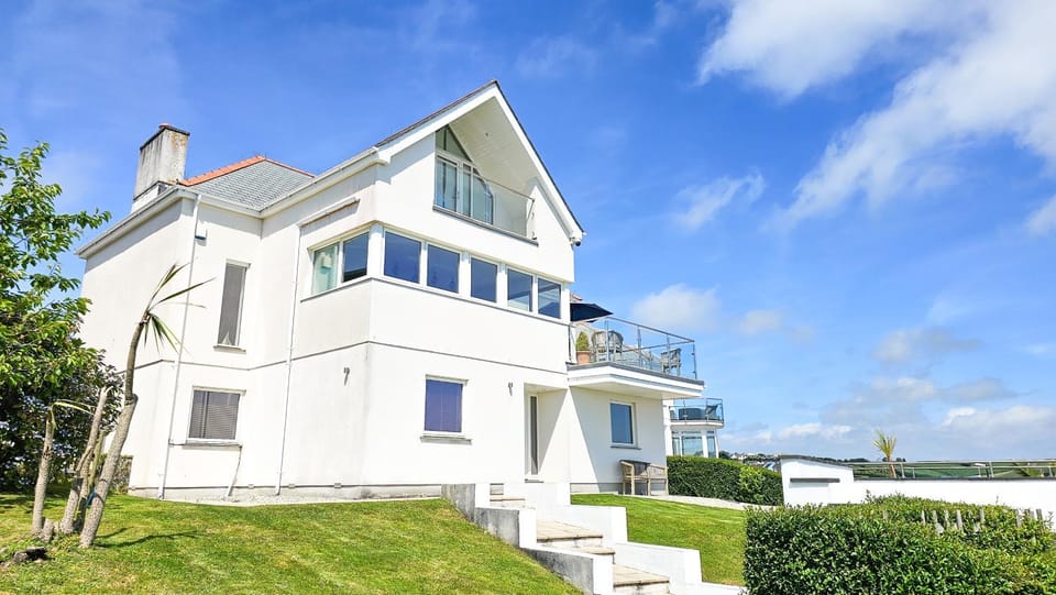 Property building, Sea view