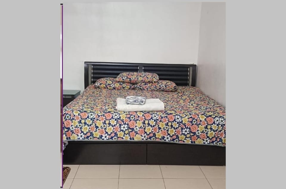 Property building, Bed, Other, Bedroom, Bedroom, towels, towels