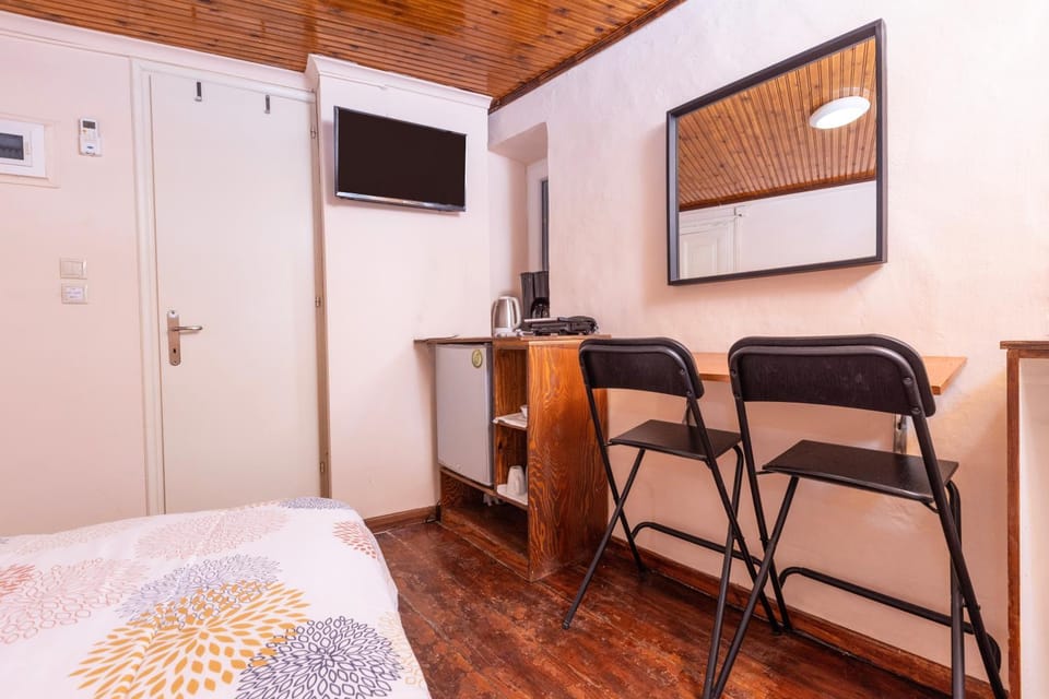 Kampielo Homes - Budget room prv bathroom Apartment in Corfu