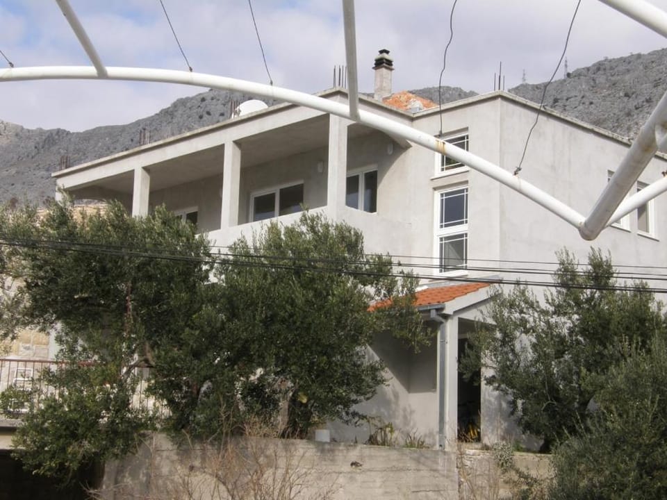 Property building, Facade/entrance, Off site