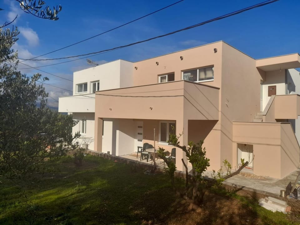 Property building, Facade/entrance, Off site