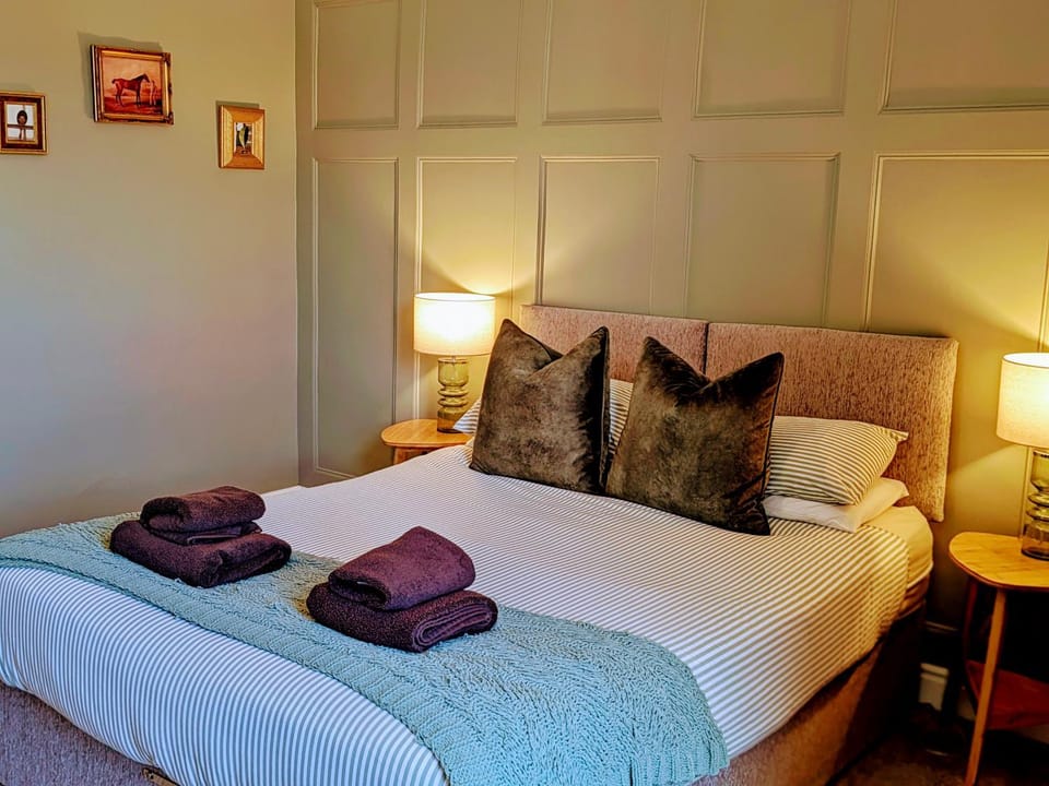 Bed, Bedroom