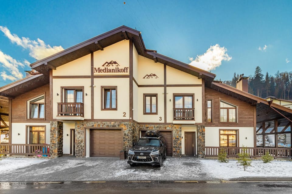 MEDIANIKOFF Chalet in Ukraine