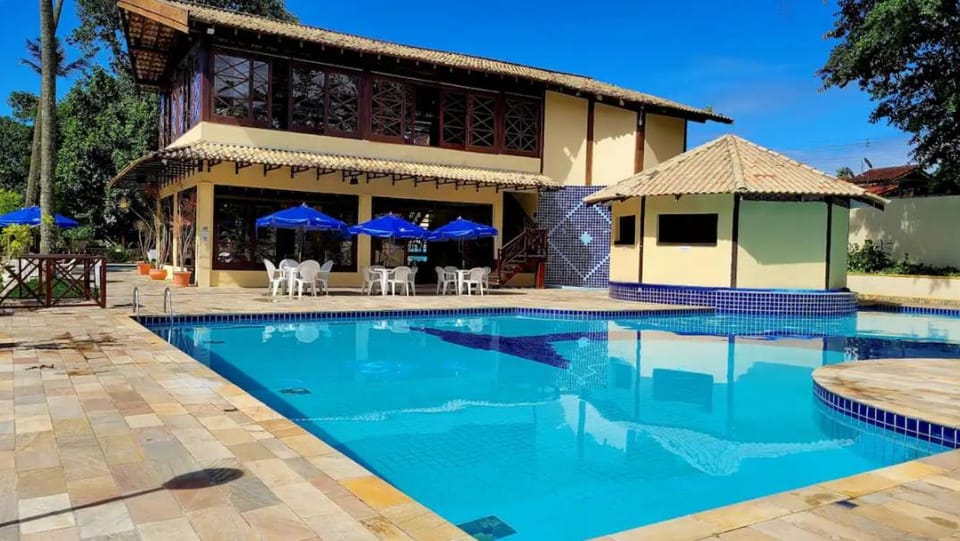 Property building, Swimming pool, sunbed