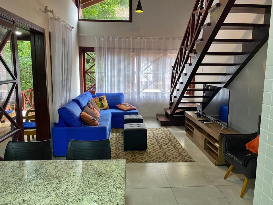 Communal lounge/ TV room, TV and multimedia, Living room, Seating area, air conditioner, air conditioner