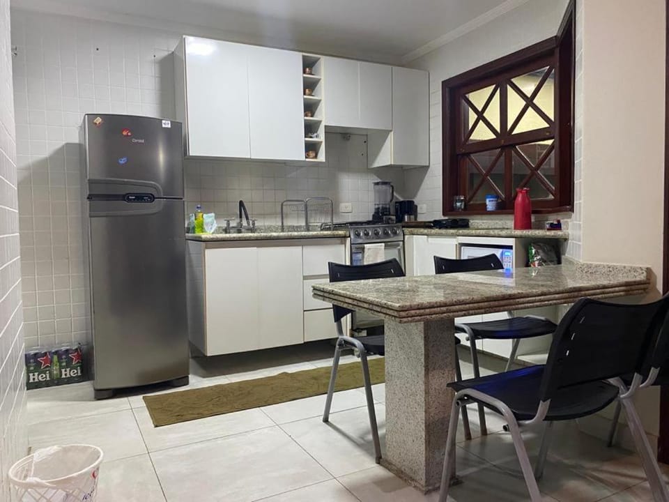 Kitchen or kitchenette, Dining area, Communal kitchen, minibar, pet friendly, stove