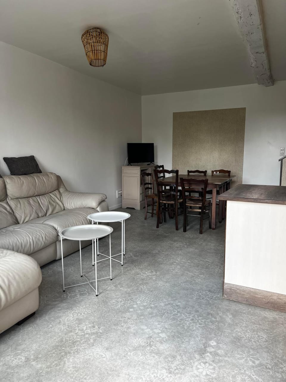 Communal lounge/ TV room, TV and multimedia, Living room, Seating area, Dining area