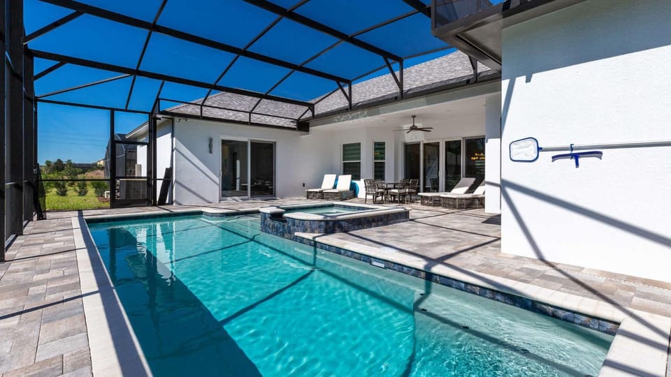 Swimming pool, Swimming pool