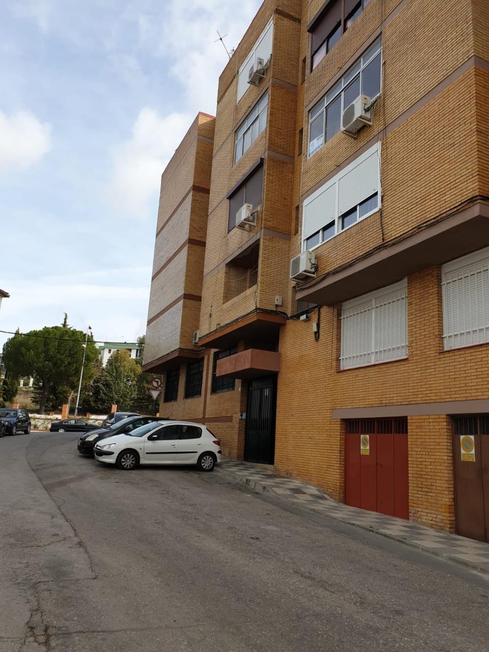 Property building, Facade/entrance, Neighbourhood