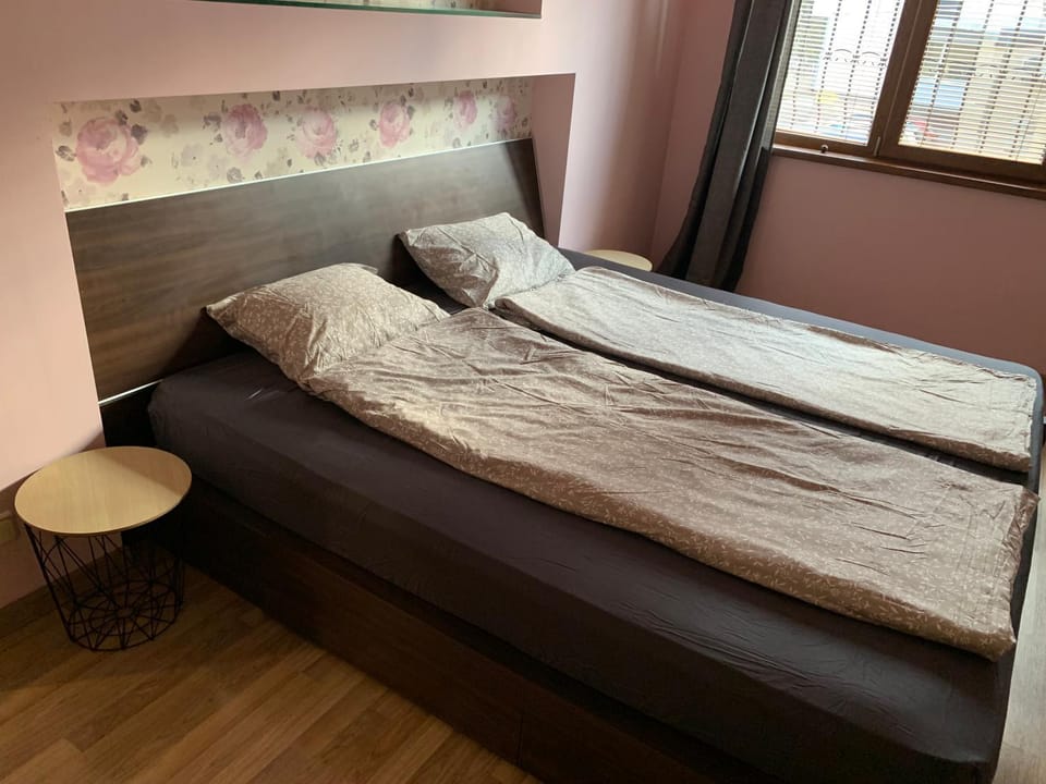 Bed, Photo of the whole room, Bedroom, wardrobe