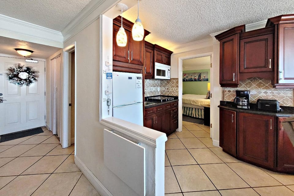 Pirates Cove Condo Unit #715 House in Daytona Beach Shores