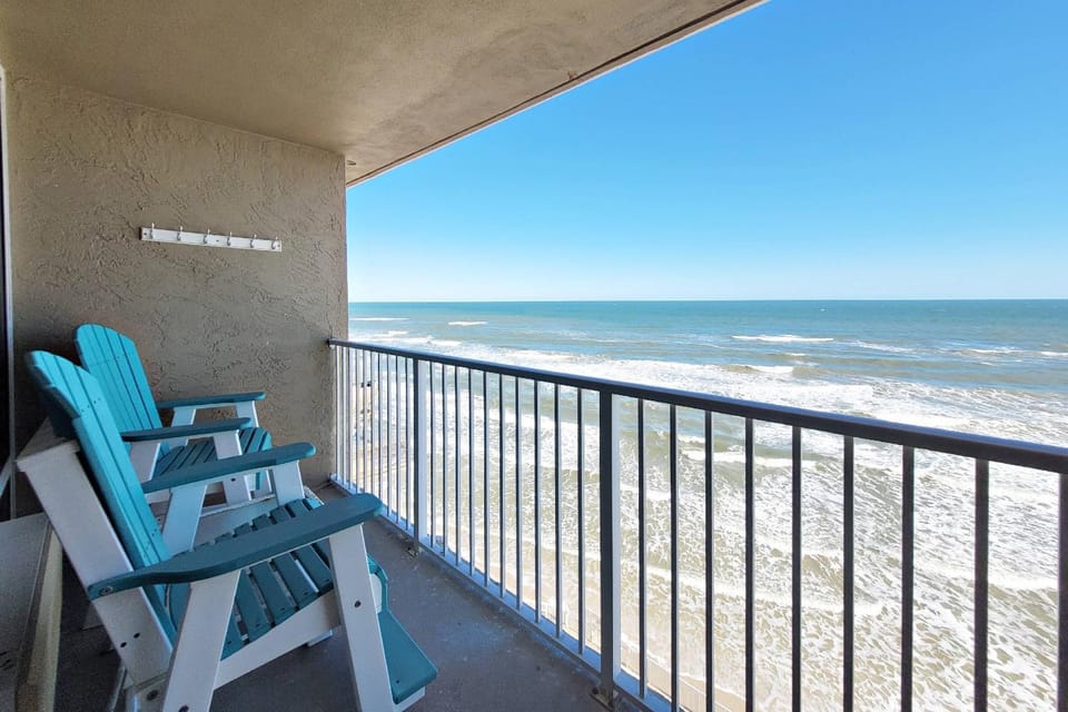 Pirates Cove Condo Unit #715 House in Daytona Beach Shores
