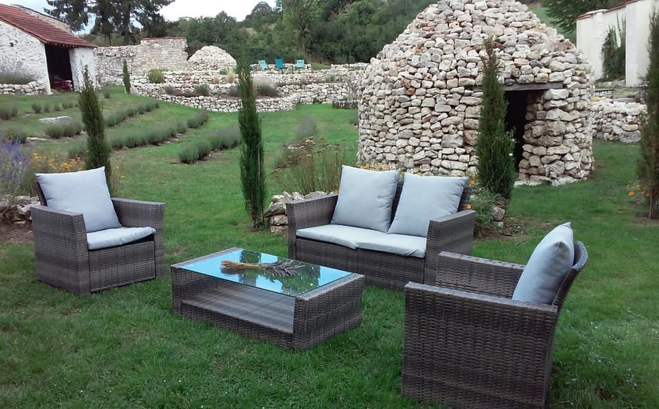 Garden, Living room