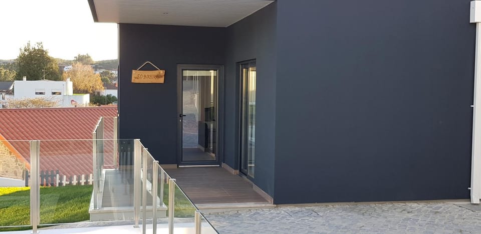 Facade/entrance, Balcony/Terrace