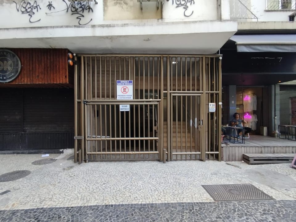 Property building, Facade/entrance, Off site