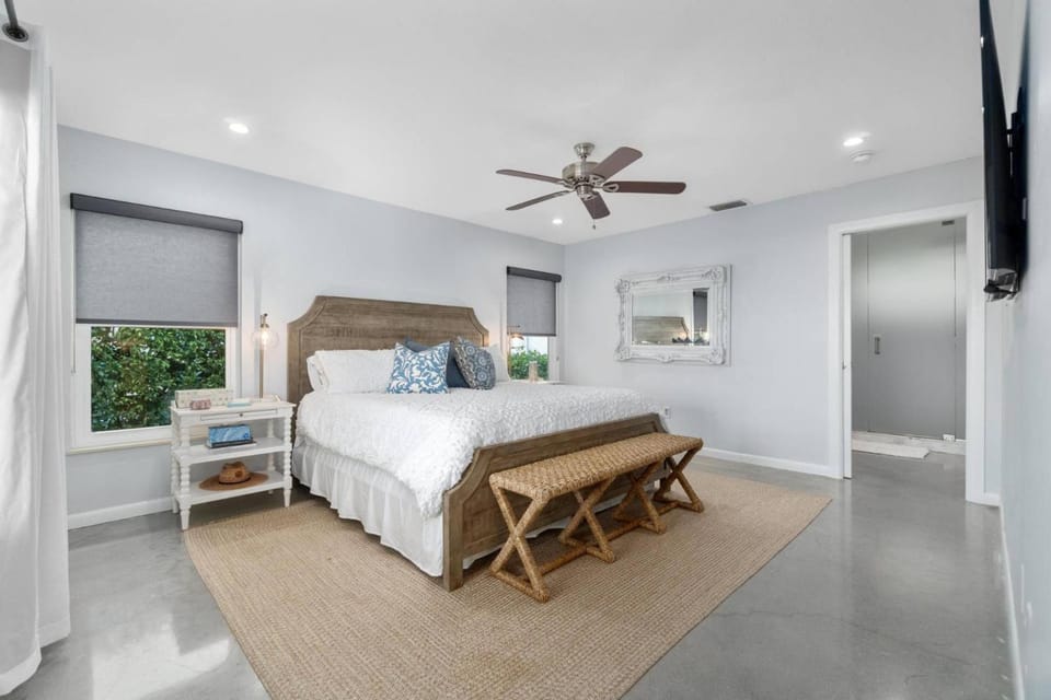 807 Rose Ct House in Marco Island