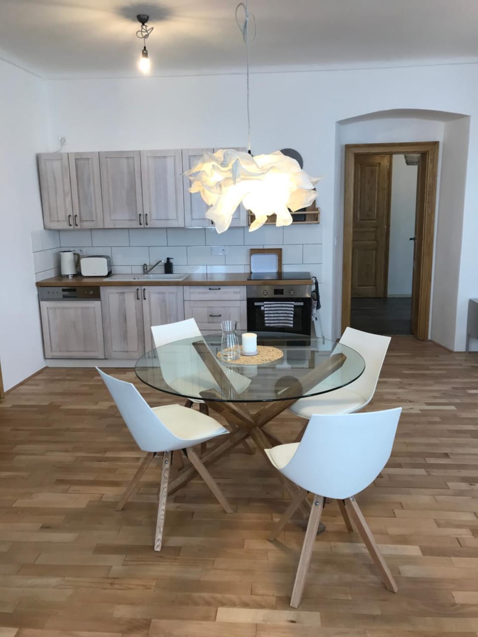 Kitchen or kitchenette, Living room, Seating area, Dining area, Communal kitchen