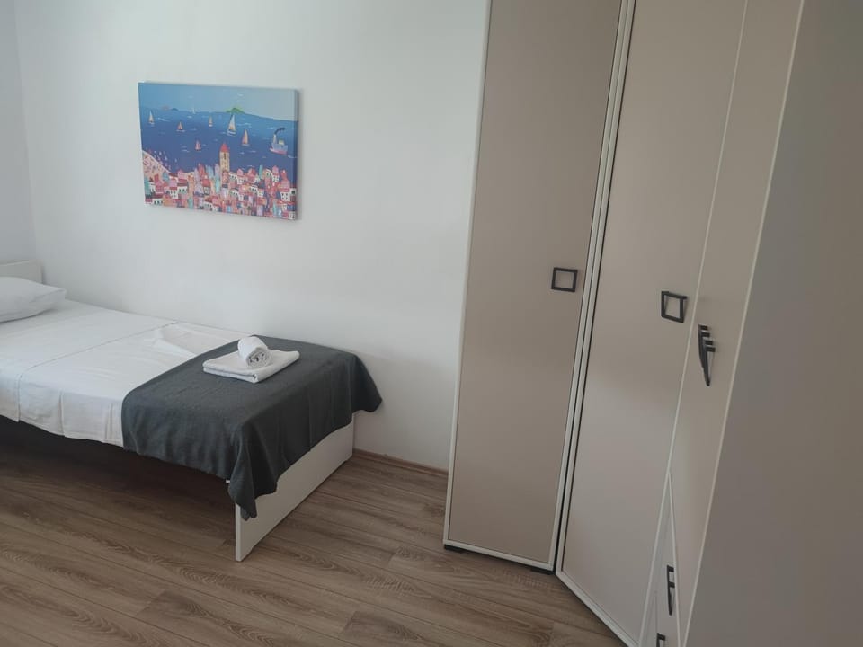 Bed, Bedroom, wardrobe