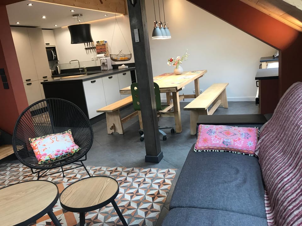 Living room, Seating area, Dining area