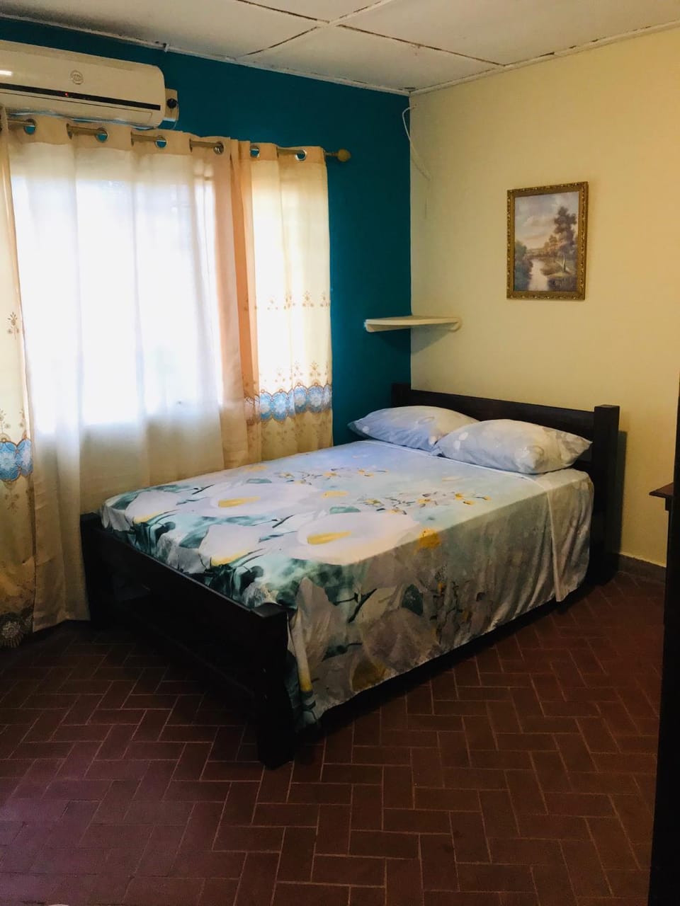 Bed, Photo of the whole room, Bedroom, air conditioner