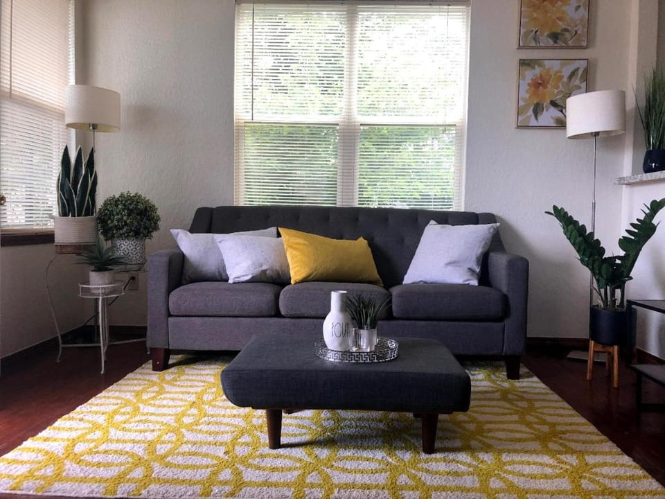 OU-Walk to Campus , Downtown ; Designer Studio Apartment in Norman