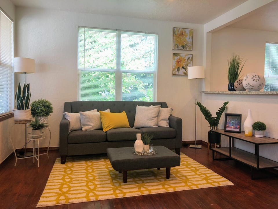 OU-Walk to Campus , Downtown ; Designer Studio Apartment in Norman