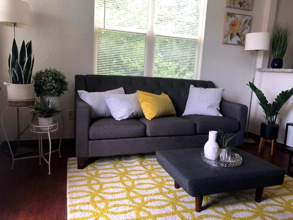 OU-Walk to Campus , Downtown ; Designer Studio Apartment in Norman