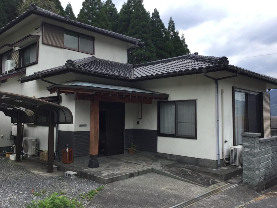 湯布院月灯り Bed and Breakfast in Japan
