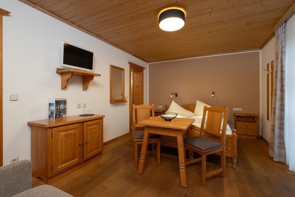 TV and multimedia, Seating area