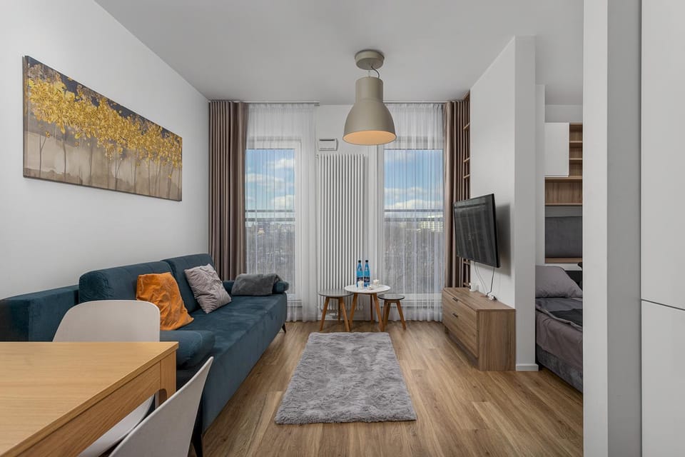 Bed, TV and multimedia, Living room, Photo of the whole room, Seating area, Bedroom