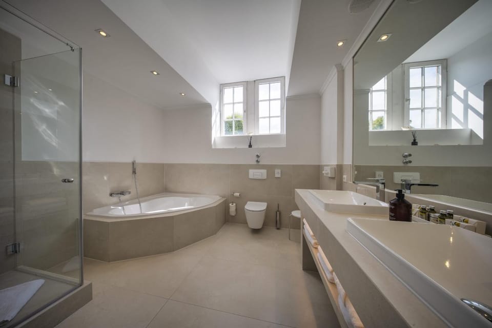Bathroom, Bath