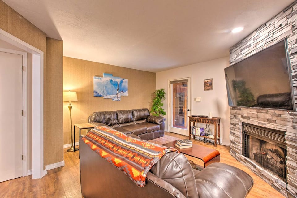2 Blocks to Skiing & MTB: Angel Fire Condo House in Angel Fire