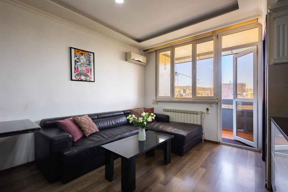 Yeznik Koghbatsi - Amiryan crossroads 1 bedroom comfy apartment with Balcony KO100 Apartment in Yerevan